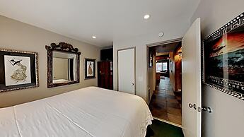 Upgraded 4 Bedrooms at 1849 Condos - Slopeside To Skiing & Mountain Bi