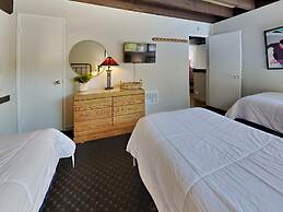 Upgraded 4 Bedrooms at 1849 Condos - Slopeside To Skiing & Mountain Bi