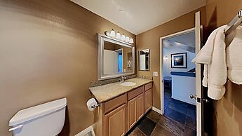 Upgraded 4 Bedrooms at 1849 Condos - Slopeside To Skiing & Mountain Bi