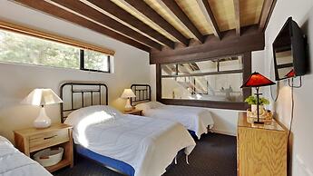 Upgraded 4 Bedrooms at 1849 Condos - Slopeside To Skiing & Mountain Bi