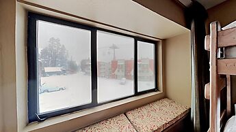 Upgraded 4 Bedrooms at 1849 Condos - Slopeside To Skiing & Mountain Bi