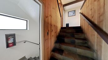 Upgraded 4 Bedrooms at 1849 Condos - Slopeside To Skiing & Mountain Bi