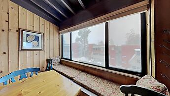 Upgraded 4 Bedrooms at 1849 Condos - Slopeside To Skiing & Mountain Bi