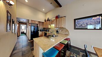 Upgraded 4 Bedrooms at 1849 Condos - Slopeside To Skiing & Mountain Bi