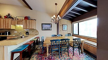 Upgraded 4 Bedrooms at 1849 Condos - Slopeside To Skiing & Mountain Bi