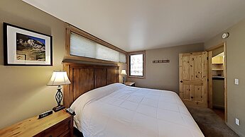 Upgraded 4 Bedrooms at 1849 Condos - Slopeside To Skiing & Mountain Bi