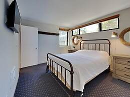 Upgraded 4 Bedrooms at 1849 Condos - Slopeside To Skiing & Mountain Bi