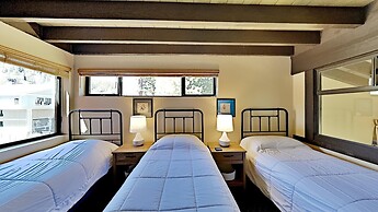 Upgraded 4 Bedrooms at 1849 Condos - Slopeside To Skiing & Mountain Bi