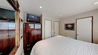 Upgraded 4 Bedrooms at 1849 Condos - Slopeside To Skiing & Mountain Bi