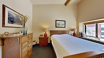 Upgraded 4 Bedrooms at 1849 Condos - Slopeside To Skiing & Mountain Bi