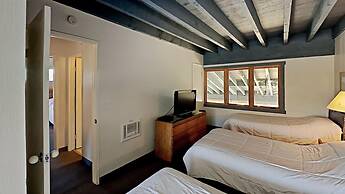 Upgraded 4 Bedrooms at 1849 Condos - Slopeside To Skiing & Mountain Bi