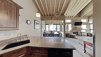 Upgraded 4 Bedrooms at 1849 Condos - Slopeside To Skiing & Mountain Bi