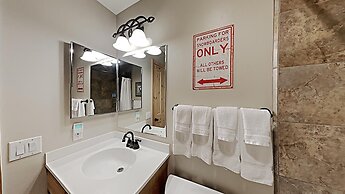 Upgraded 4 Bedrooms at 1849 Condos - Slopeside To Skiing & Mountain Bi