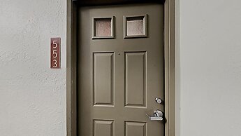 Great 2 Bedroom Condo Right Across Canyon Lodge! Walk To Lifts! Free G