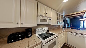 Two Bedroom Units at 1849 Condos with 3 Hot Tubs & Slopeside