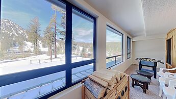 Two Bedroom Units at 1849 Condos with 3 Hot Tubs & Slopeside