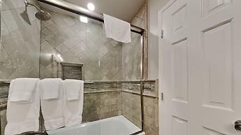 Two Bedroom Units at 1849 Condos with 3 Hot Tubs & Slopeside