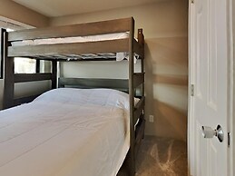 Two Bedroom Units at 1849 Condos with 3 Hot Tubs & Slopeside