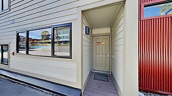 Two Bedroom Units at 1849 Condos with 3 Hot Tubs & Slopeside