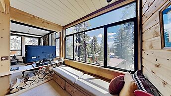 Two Bedroom Units at 1849 Condos with 3 Hot Tubs & Slopeside