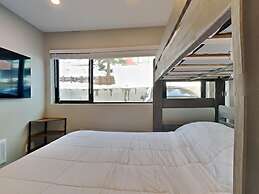 Two Bedroom Units at 1849 Condos with 3 Hot Tubs & Slopeside