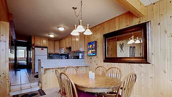 Two Bedroom Units at 1849 Condos with 3 Hot Tubs & Slopeside