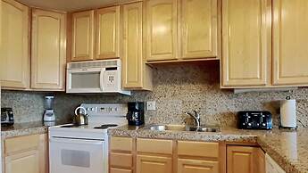 Two Bedroom Units at 1849 Condos with 3 Hot Tubs & Slopeside