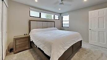 Two Bedroom Units at 1849 Condos with 3 Hot Tubs & Slopeside