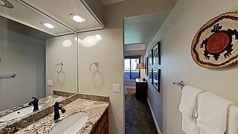 Two Bedroom Units at 1849 Condos with 3 Hot Tubs & Slopeside