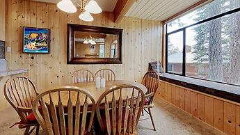 Two Bedroom Units at 1849 Condos with 3 Hot Tubs & Slopeside