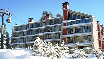 Two Bedroom Units at 1849 Condos with 3 Hot Tubs & Slopeside