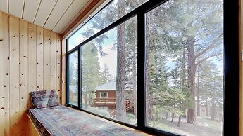 Two Bedroom Units at 1849 Condos with 3 Hot Tubs & Slopeside