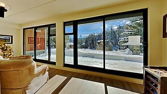Two Bedroom Units at 1849 Condos with 3 Hot Tubs & Slopeside