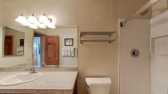 Two Bedroom Units at 1849 Condos with 3 Hot Tubs & Slopeside