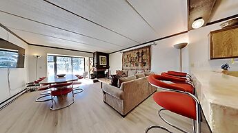 Two Bedroom Units at 1849 Condos with 3 Hot Tubs & Slopeside