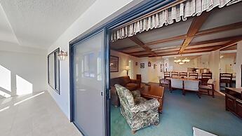 Two Bedroom Units at 1849 Condos with 3 Hot Tubs & Slopeside