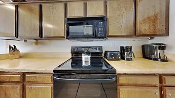 Two Bedroom Units at 1849 Condos with 3 Hot Tubs & Slopeside