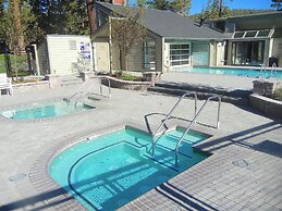 Two Bedroom Units at 1849 Condos with 3 Hot Tubs & Slopeside