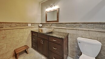 Two Bedroom Units at 1849 Condos with 3 Hot Tubs & Slopeside