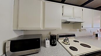 Two Bedroom Units at 1849 Condos with 3 Hot Tubs & Slopeside