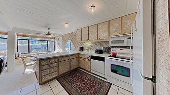 Nicely Remodeled 2 Bedrooms at 1849 Condos - Easy Access to Slopes!