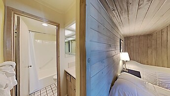 Nicely Remodeled 2 Bedrooms at 1849 Condos - Easy Access to Slopes!