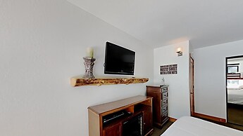 Nicely Remodeled 2 Bedrooms at 1849 Condos - Easy Access to Slopes!