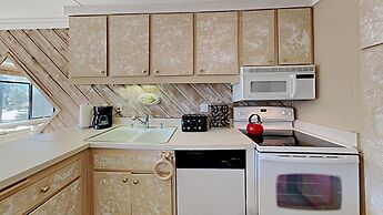 Nicely Remodeled 2 Bedrooms at 1849 Condos - Easy Access to Slopes!