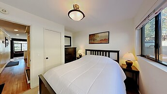 Nicely Remodeled 2 Bedrooms at 1849 Condos - Easy Access to Slopes!