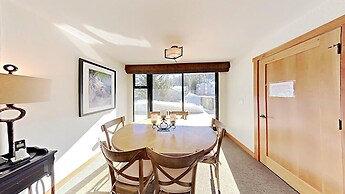 Nicely Remodeled 2 Bedrooms at 1849 Condos - Easy Access to Slopes!
