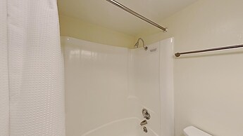 Nicely Remodeled 2 Bedrooms at 1849 Condos - Easy Access to Slopes!