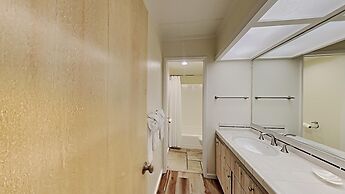 Nicely Remodeled 2 Bedrooms at 1849 Condos - Easy Access to Slopes!