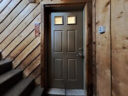 Nicely Remodeled 2 Bedrooms at 1849 Condos - Easy Access to Slopes!