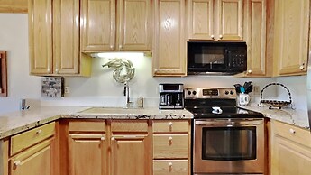 Nicely Remodeled 2 Bedrooms at 1849 Condos - Easy Access to Slopes!